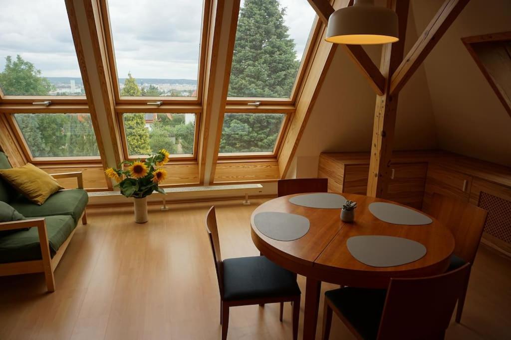 Apartment Mit Ausblick Im Dresdner Suedwesten Dresda Esterno foto